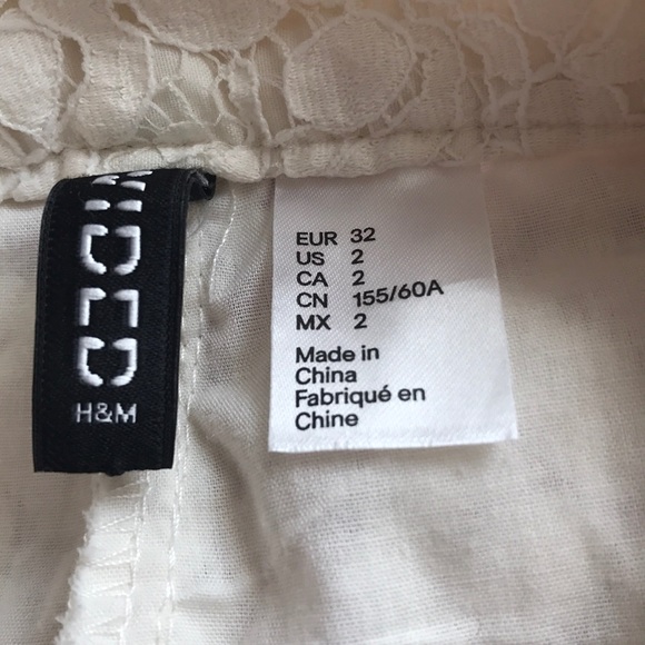 White/ cream patterned shorts - Picture 4 of 4